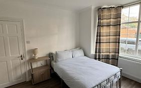 Oxborne Rooms Uk - Gardner